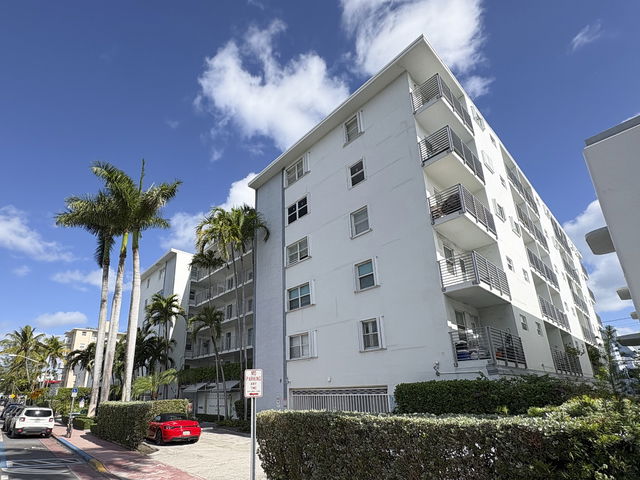 Euclid East Condominium photo 3